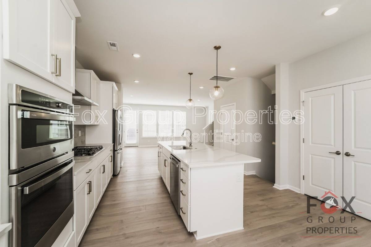 Townhouse for rent at 908 Mary Max Dr, Davidson, NC 28036