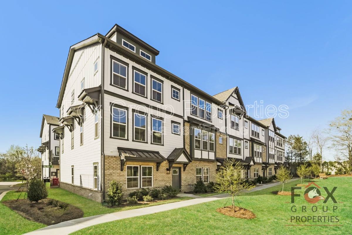 Townhouse for rent at 908 Mary Max Dr, Davidson, NC 28036