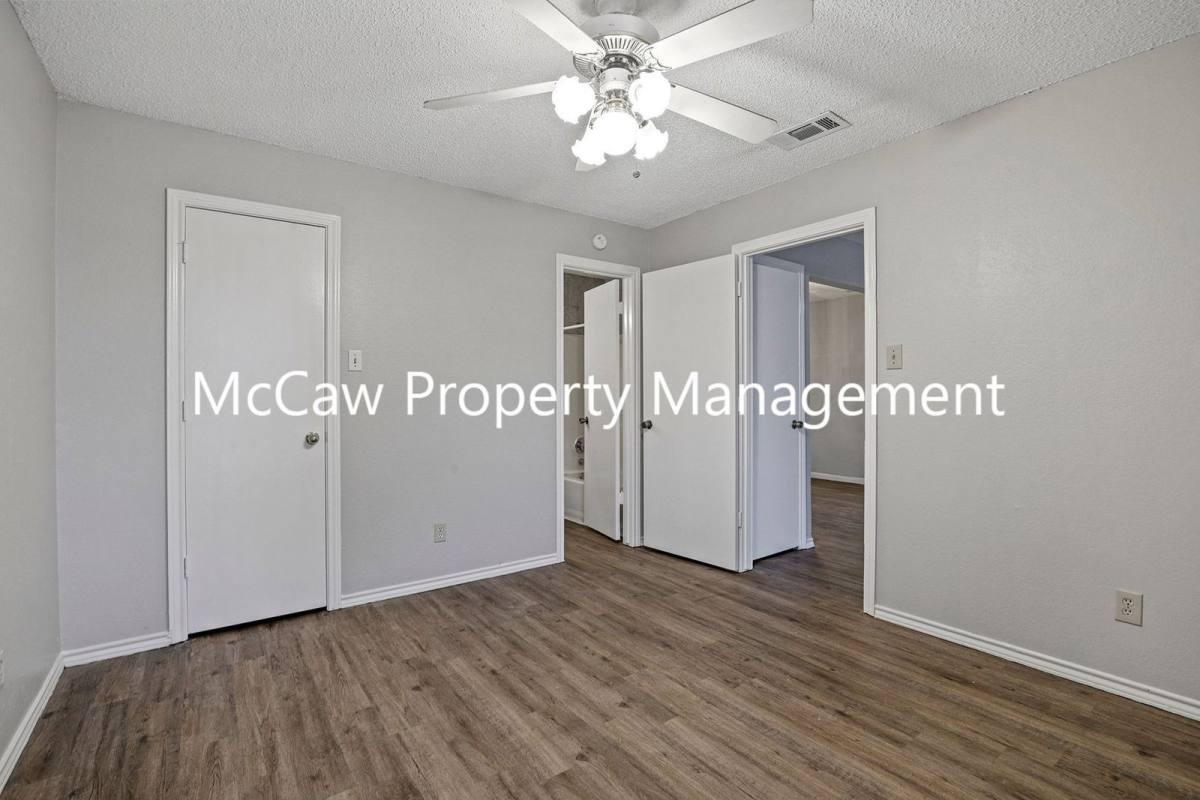 Apartment for rent at 715 Long Court, Cedar Hill, TX 75104
