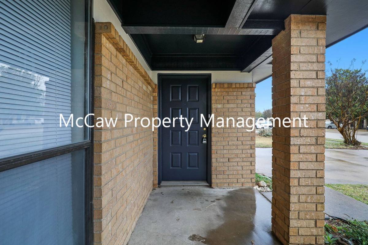Apartment for rent at 715 Long Court, Cedar Hill, TX 75104