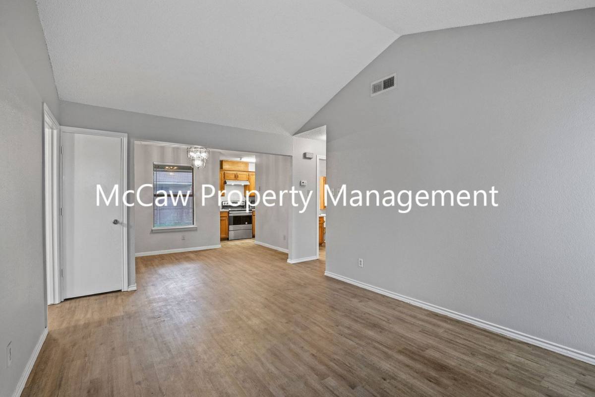Apartment for rent at 715 Long Court, Cedar Hill, TX 75104