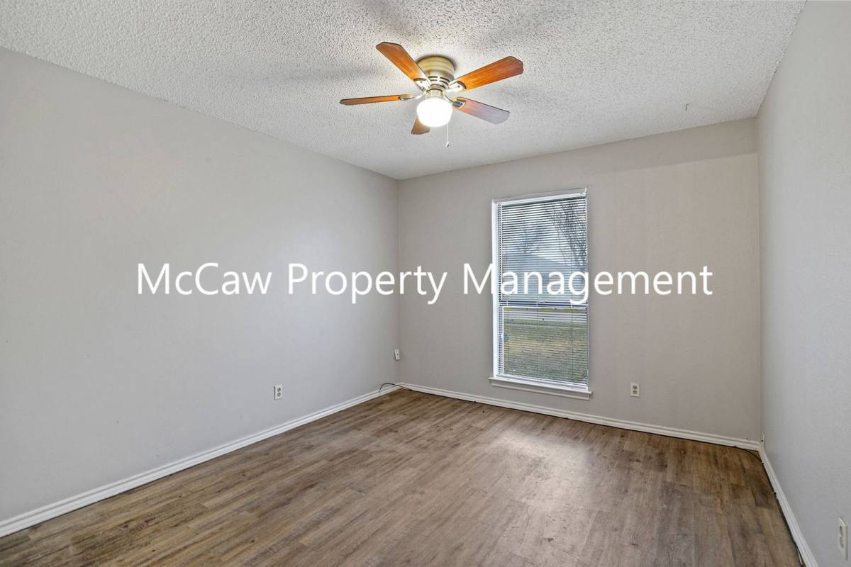 Apartment for rent at 715 Long Court, Cedar Hill, TX 75104