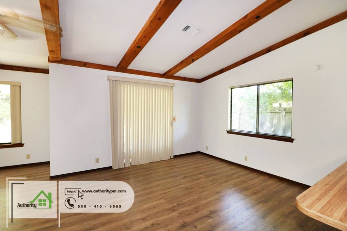 House for rent at 1744 Kildare Dr, Redding, CA 96001