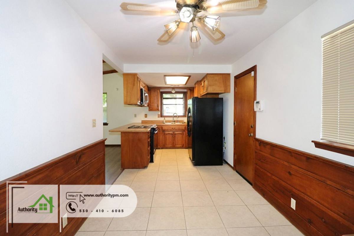 House for rent at 1744 Kildare Dr, Redding, CA 96001