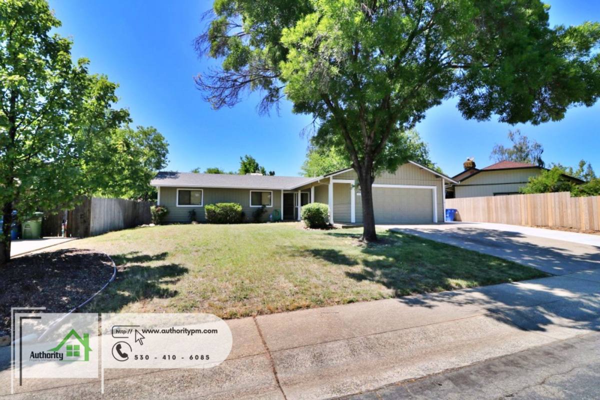 House for rent at 1744 Kildare Dr, Redding, CA 96001