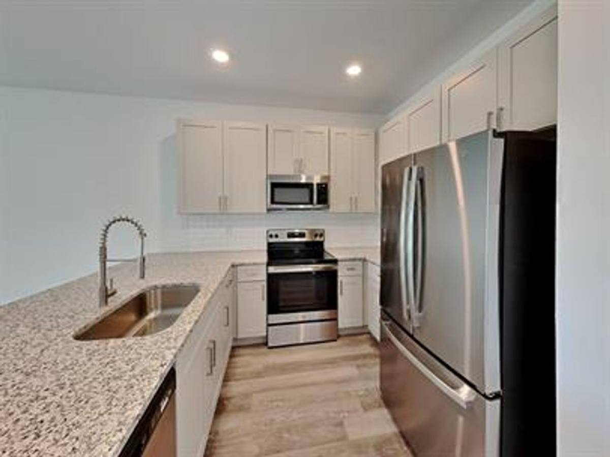 Apartment for rent at 3106 SE Santa Barbara Place, Cape Coral, FL 33904