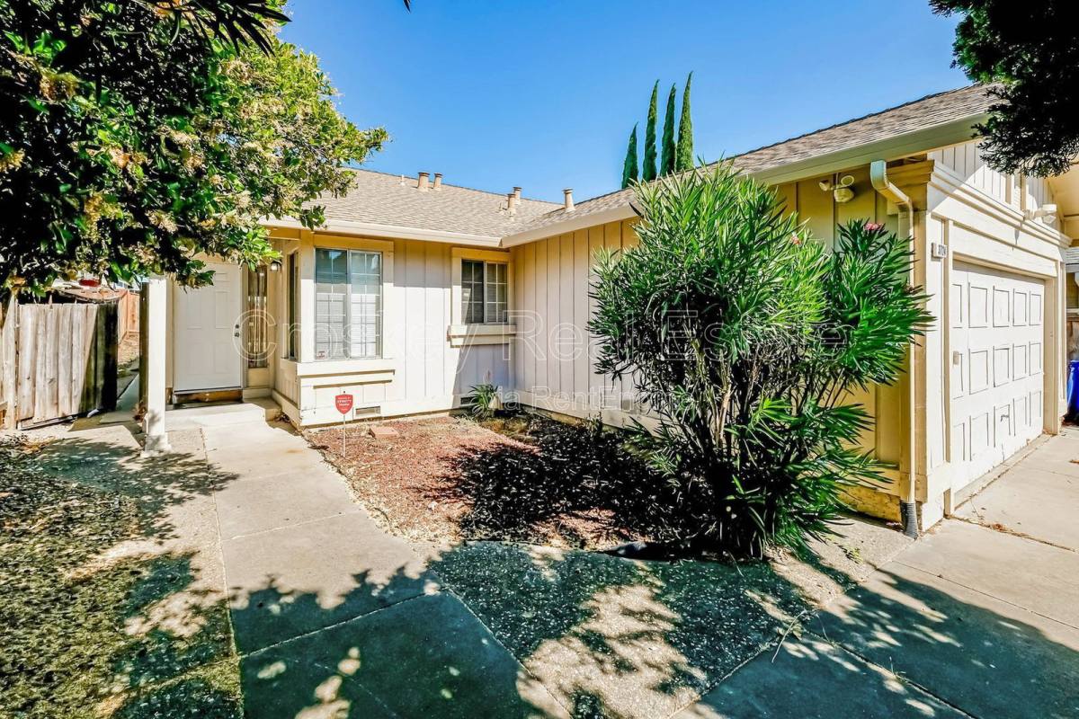 House for rent at 3724 Gladstone Dr, Pittsburg, CA 94565