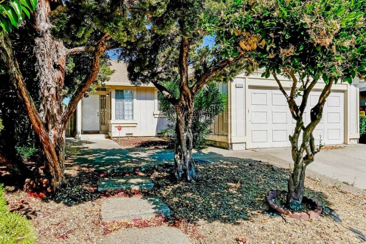 House for rent at 3724 Gladstone Dr, Pittsburg, CA 94565