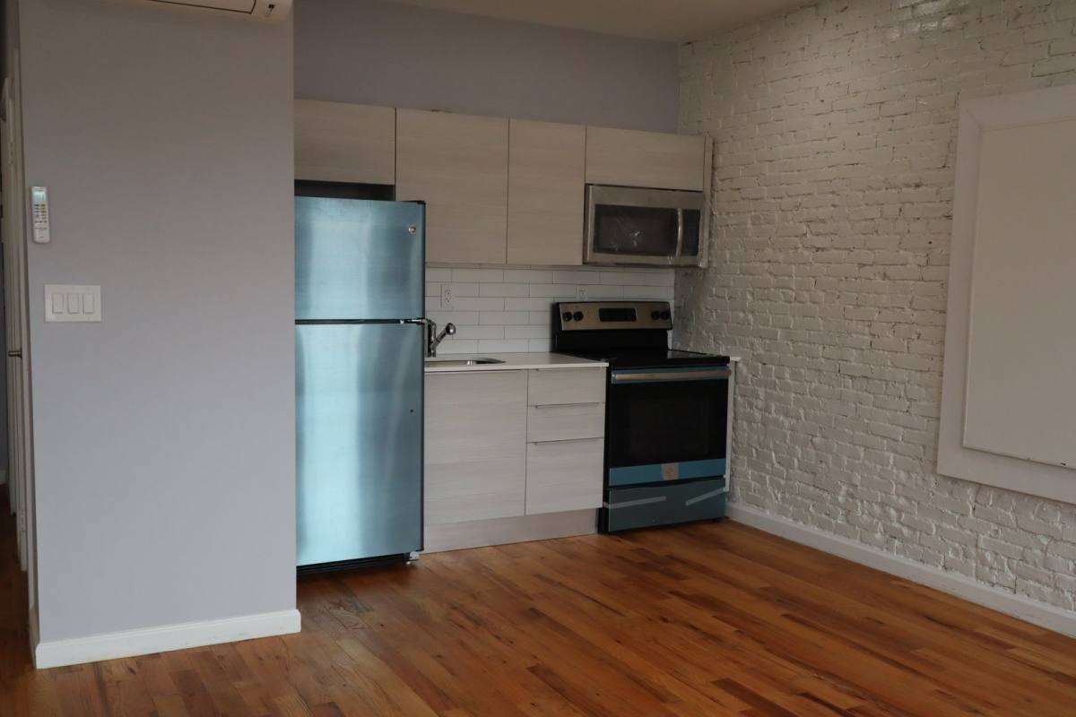Apartment for rent at 7 N Carey St, Baltimore, MD 21223