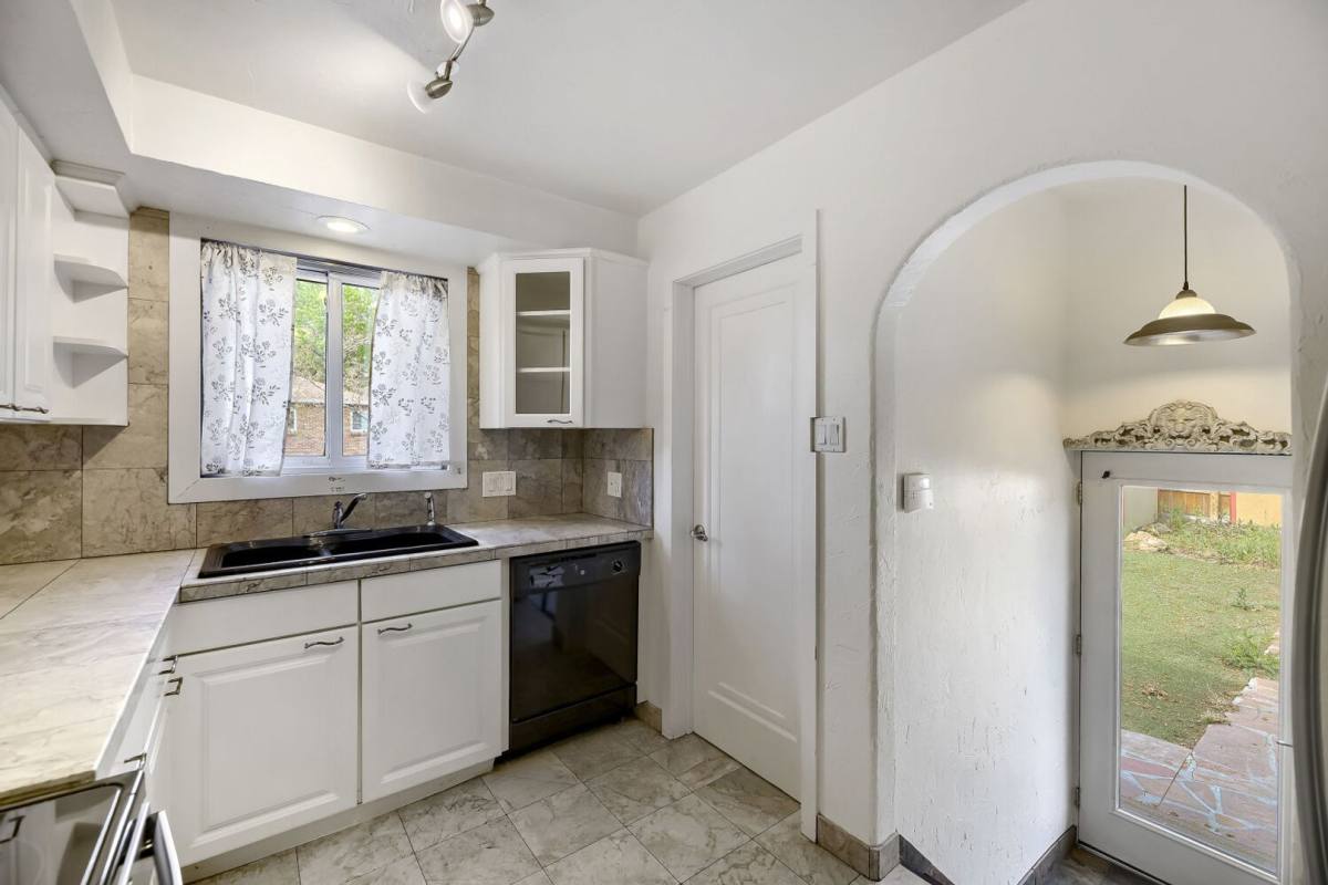 Apartment for rent at 1195 - 1197 S Sherman St, Denver, CO 80210