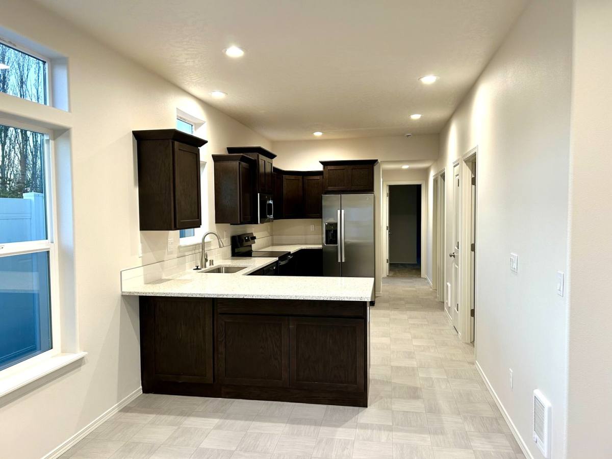 House for rent at 6628 W 36th Place, Kennewick, WA 99338