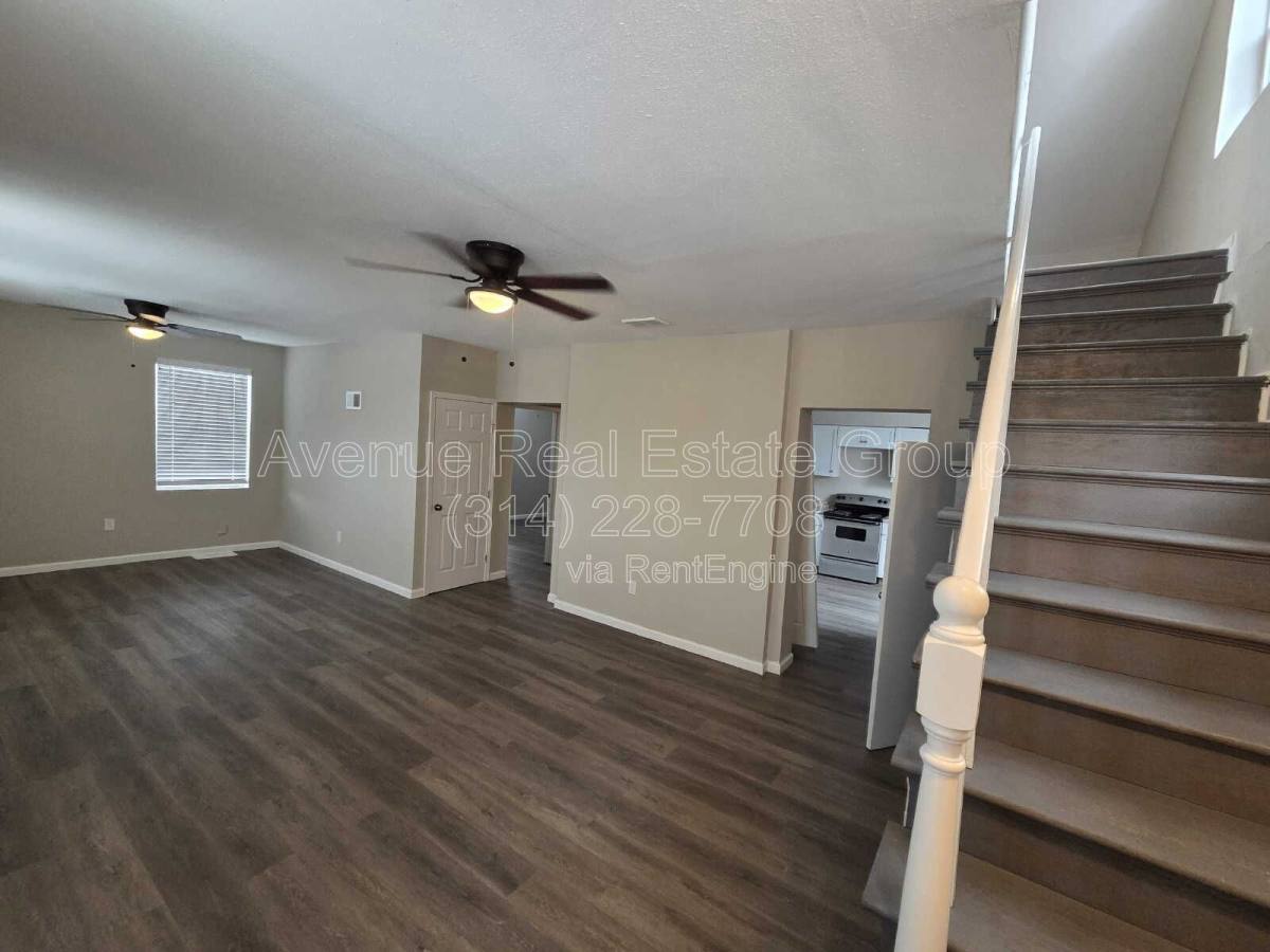 House for rent at 1131 N Florissant Rd, Saint Louis, MO 63135