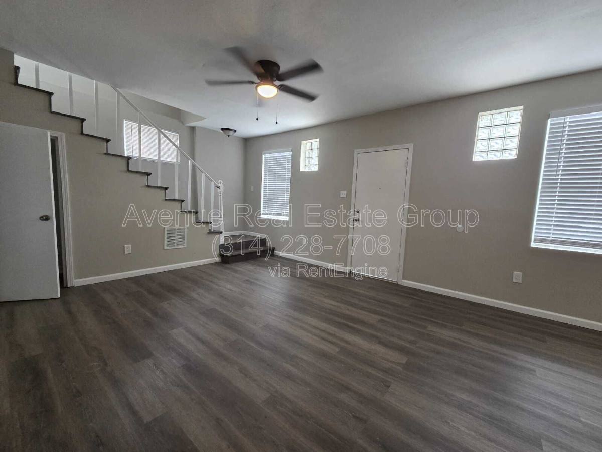 House for rent at 1131 N Florissant Rd, Saint Louis, MO 63135