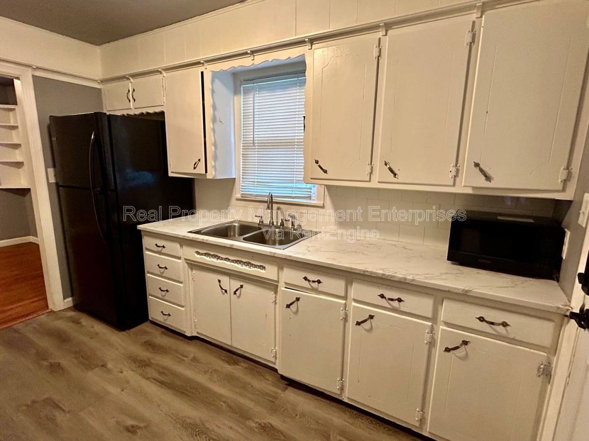 House for rent at 3044 NW 28th St, Oklahoma City, OK 73107