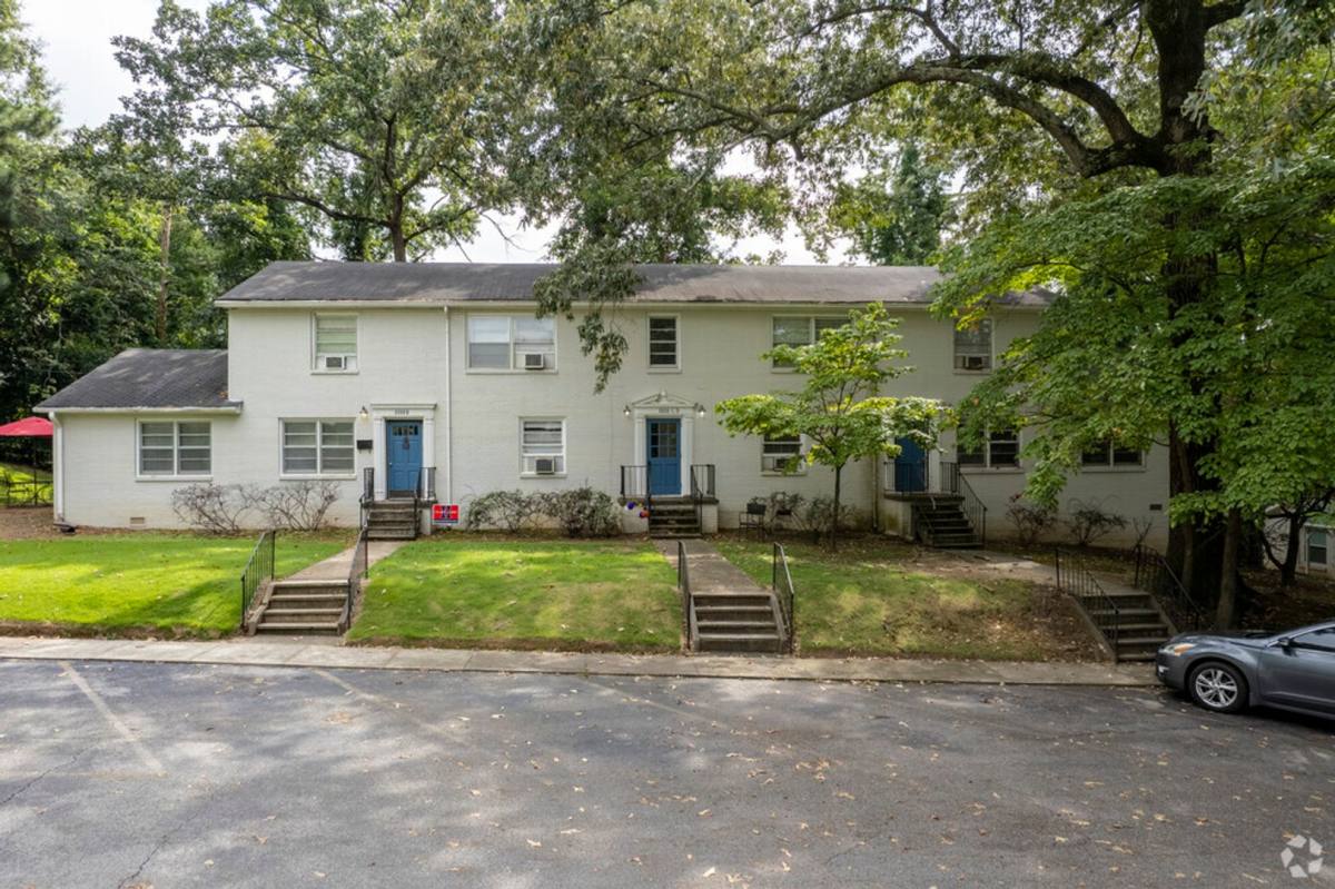 Apartment for rent at 3336 Old Montgomery Highway, Birmingham, AL 35209