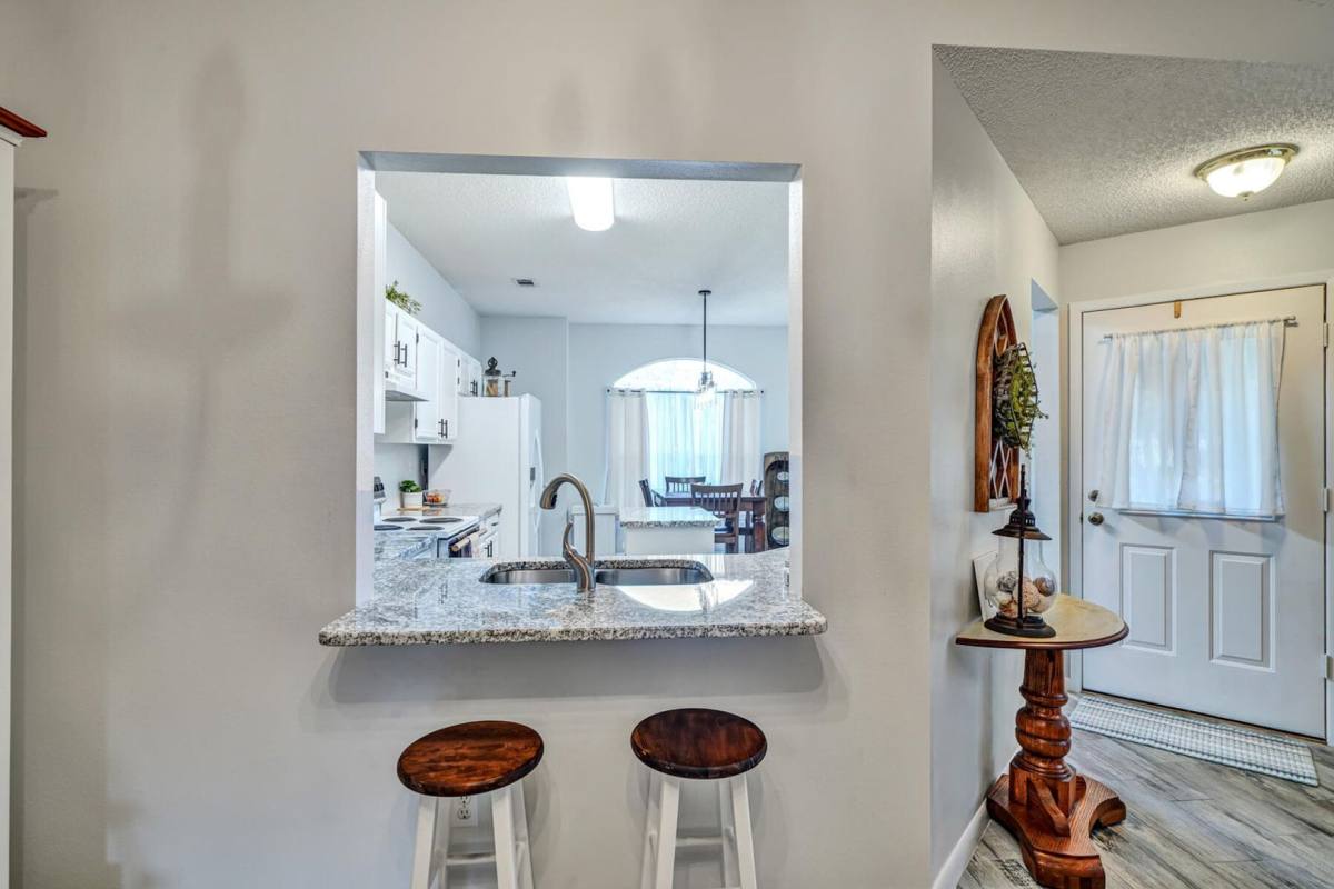 House for rent at 1696 Valparaiso Blvd, Niceville, FL 32578