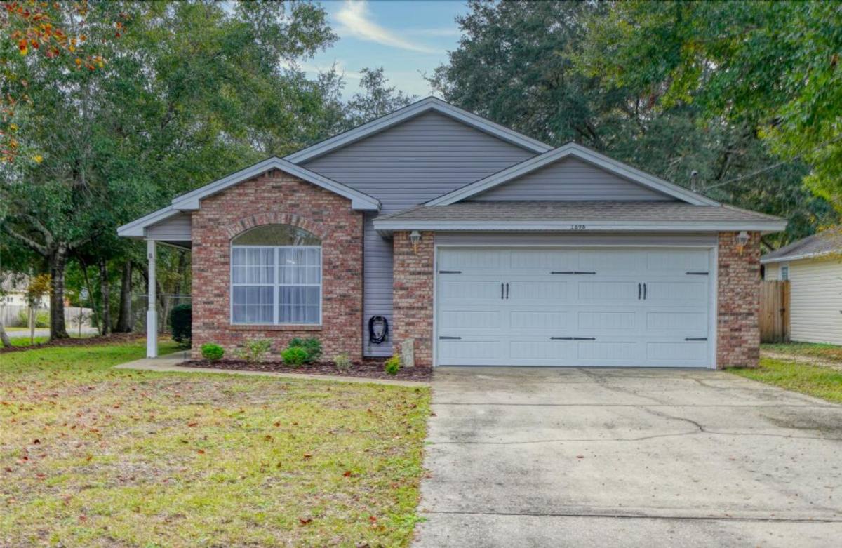 House for rent at 1696 Valparaiso Blvd, Niceville, FL 32578