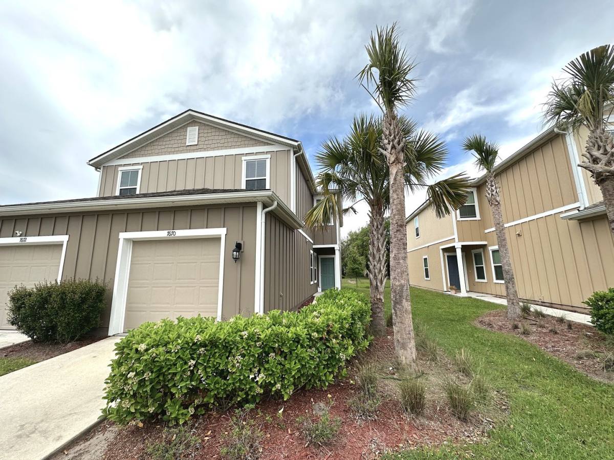 Townhouse for rent at 7670 Legacy Trail, Jacksonville, FL 32256