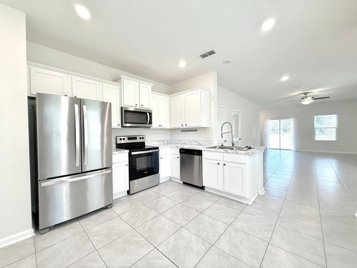 Townhouse for rent at 7670 Legacy Trail, Jacksonville, FL 32256