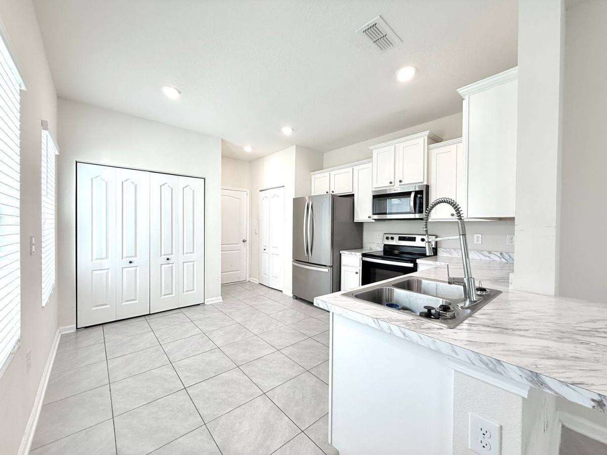 Townhouse for rent at 7670 Legacy Trail, Jacksonville, FL 32256