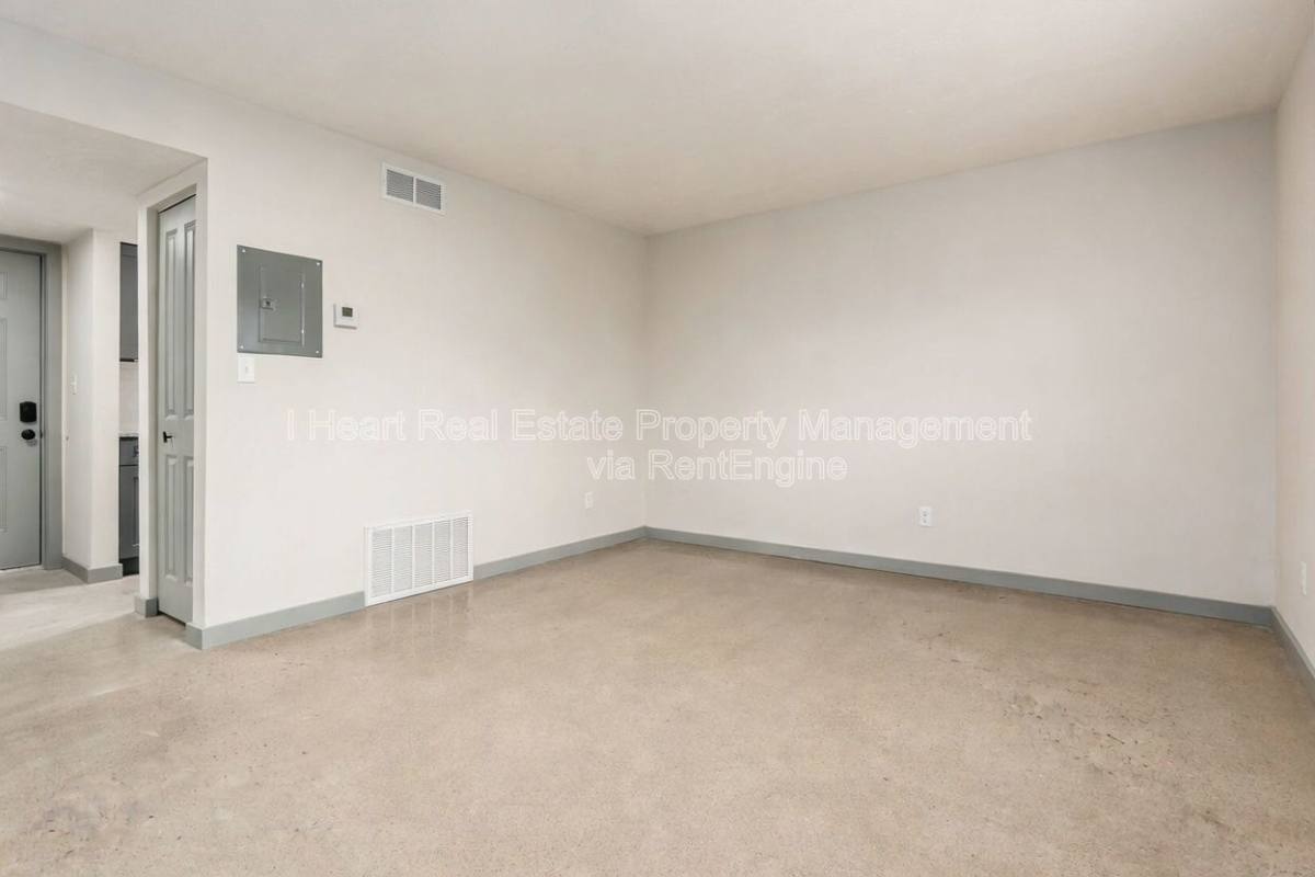 Apartment for rent at 2085 W Broad St #209, Columbus, OH 43223