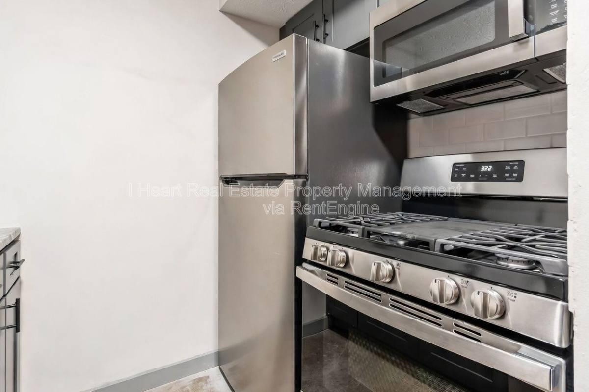 Apartment for rent at 2085 W Broad St #209, Columbus, OH 43223