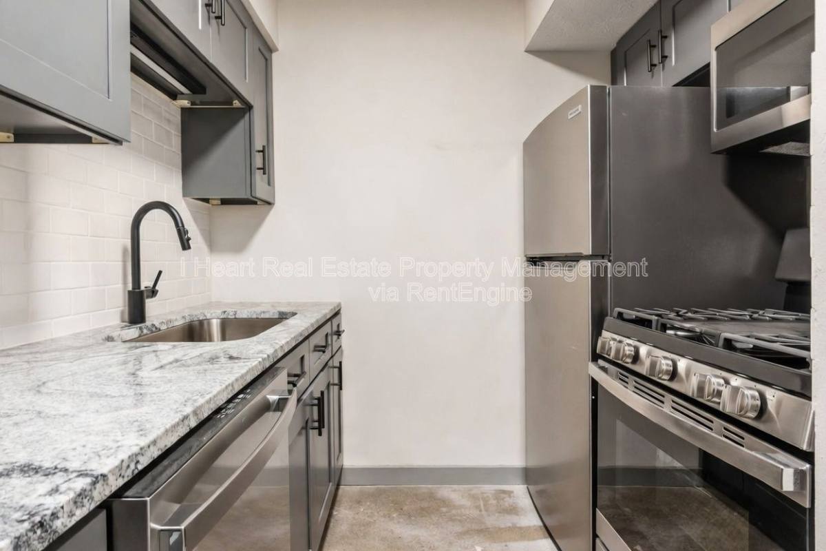 Apartment for rent at 2085 W Broad St #209, Columbus, OH 43223