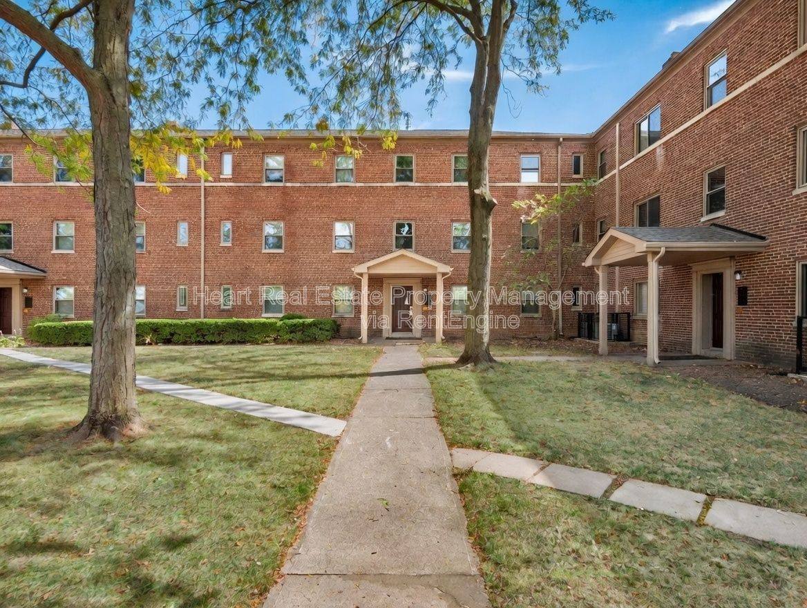 Apartment for rent at 1963 W Broad St #8, Columbus, OH 43223