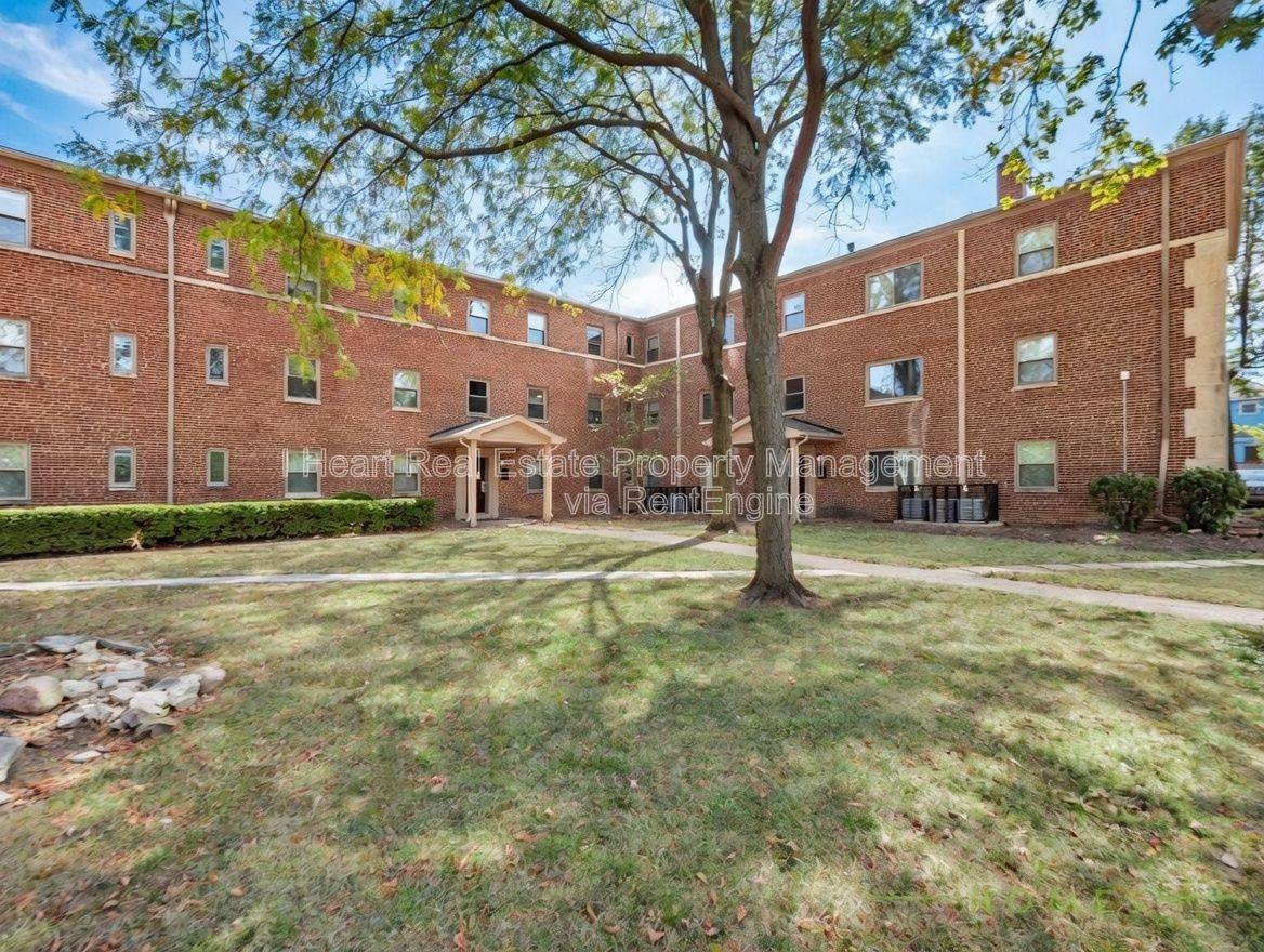 Apartment for rent at 1963 W Broad St #8, Columbus, OH 43223