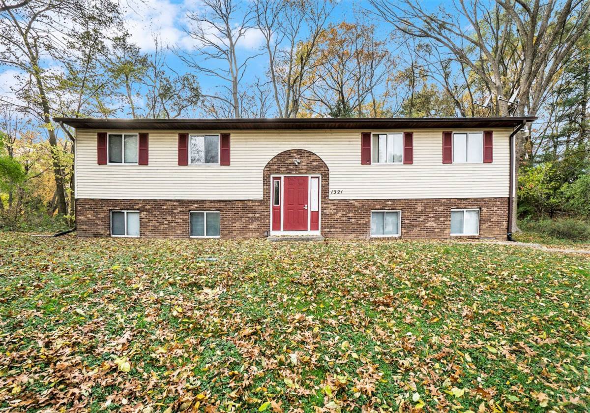 Apartment for rent at 1321 Huntington Ave, Kalamazoo, MI 49048