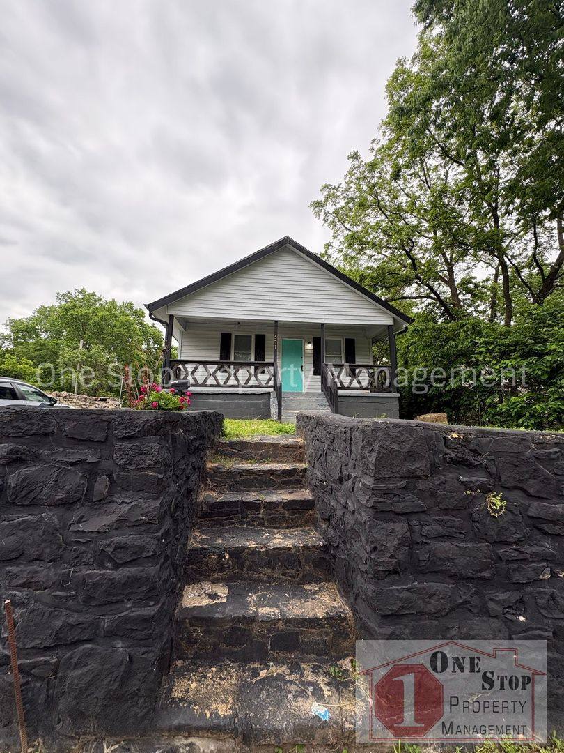 House for rent at 5711 Jackson Ave, Kansas City, MO 64130