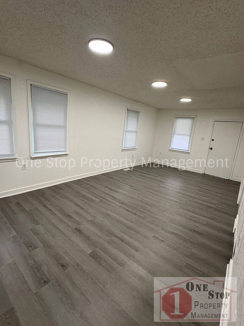 House for rent at 5711 Jackson Ave, Kansas City, MO 64130