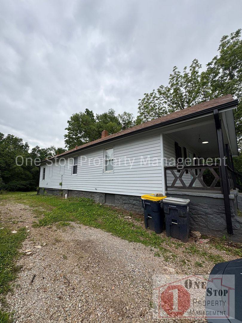 House for rent at 5711 Jackson Ave, Kansas City, MO 64130