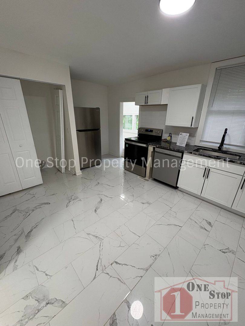 House for rent at 5711 Jackson Ave, Kansas City, MO 64130