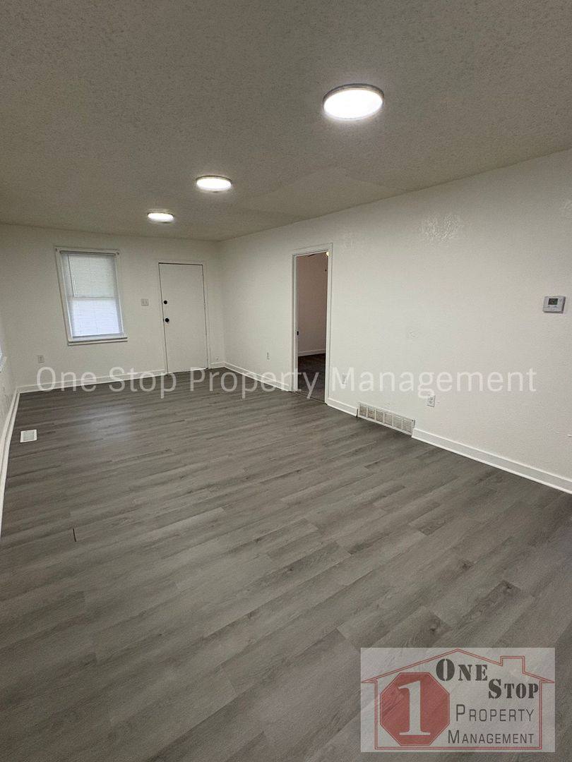 House for rent at 5711 Jackson Ave, Kansas City, MO 64130