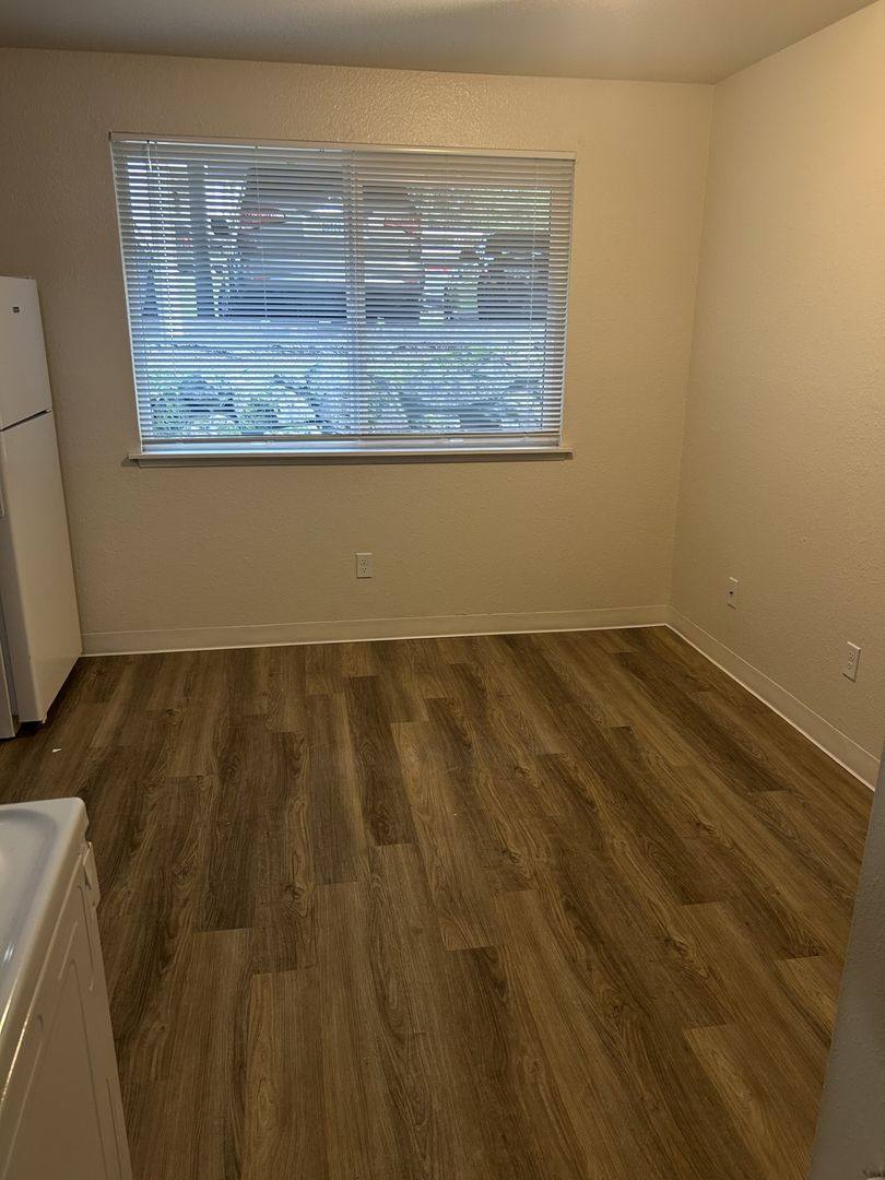 Apartment for rent at 11 S 338th Place, Federal Way, WA 98003