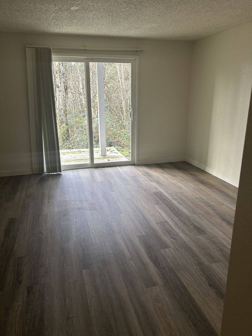 Apartment for rent at 11 S 338th Place, Federal Way, WA 98003