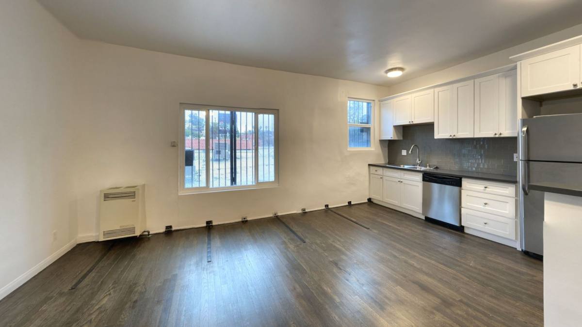 Apartment for rent at 1461 Sunset Blvd, Los Angeles, CA 90026