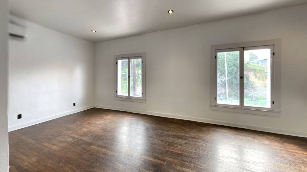 Apartment for rent at 1461 Sunset Blvd, Los Angeles, CA 90026