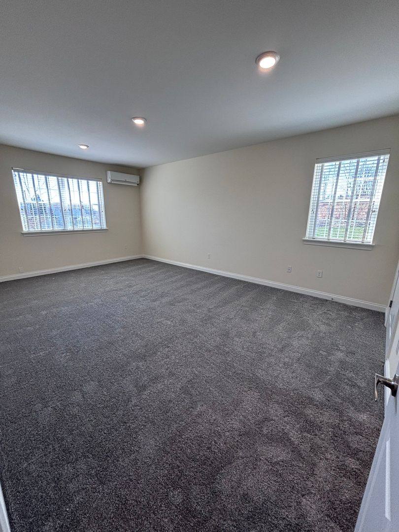 Apartment for rent at 1000 Copper Court, New Windsor, NY 12553