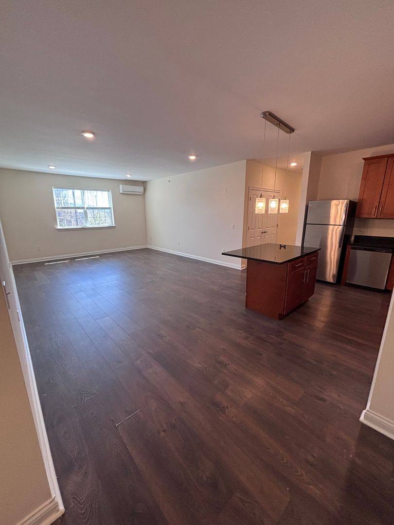 Apartment for rent at 1000 Copper Court, New Windsor, NY 12553