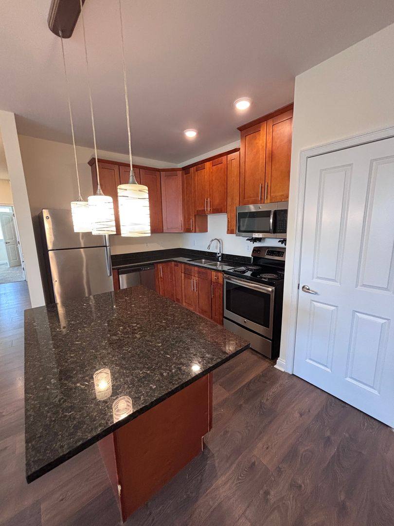 Apartment for rent at 1000 Copper Court, New Windsor, NY 12553