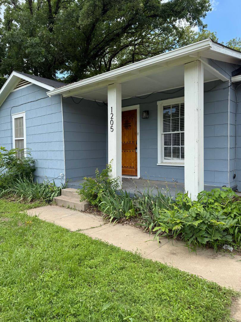 House for rent at 1205 NW 1st Ave, Mineral Wells, TX 76067