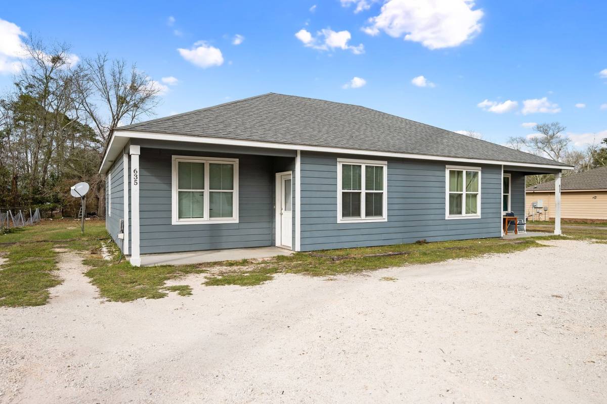 House for rent at 635 E Azalea Ave, Foley, AL 36535
