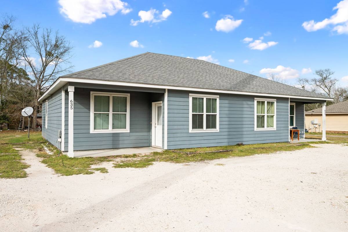 House for rent at 635 E Azalea Ave, Foley, AL 36535