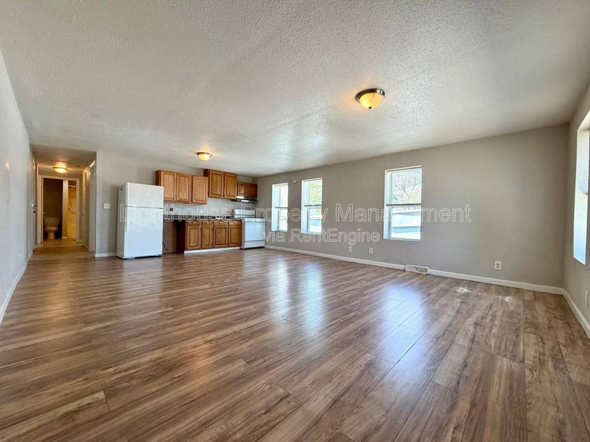 Apartment for rent at 273 E Forest Ave #6, Muskegon, MI 49442