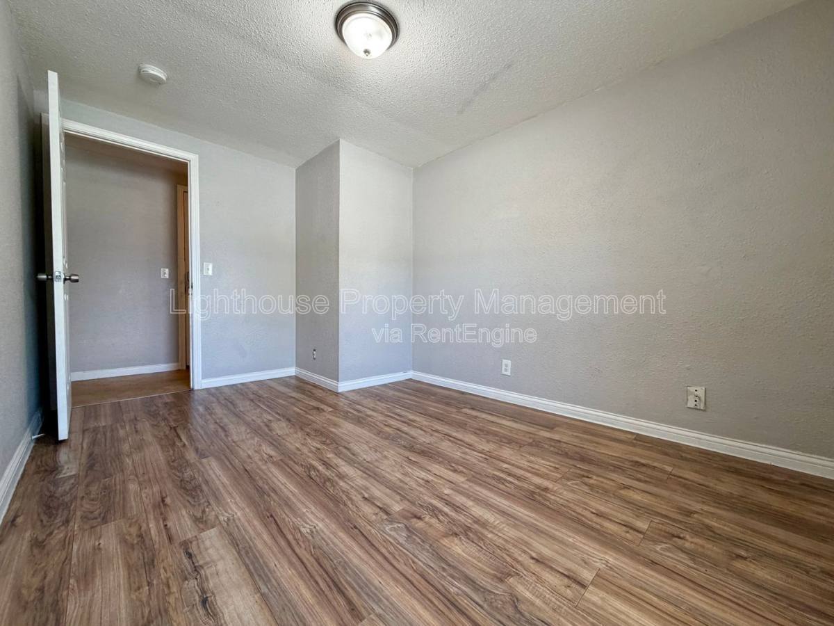 Apartment for rent at 273 E Forest Ave #6, Muskegon, MI 49442