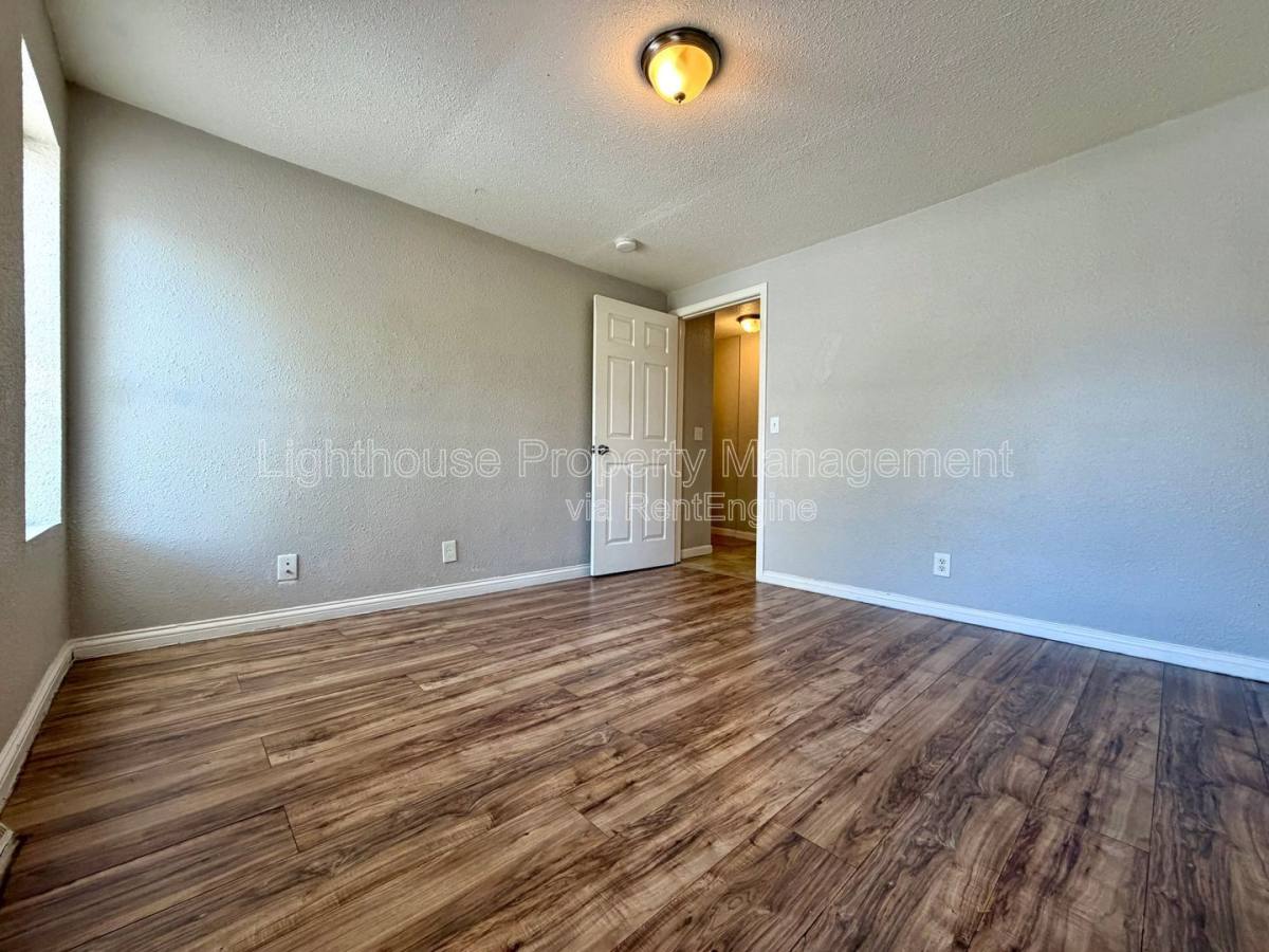 Apartment for rent at 273 E Forest Ave #6, Muskegon, MI 49442