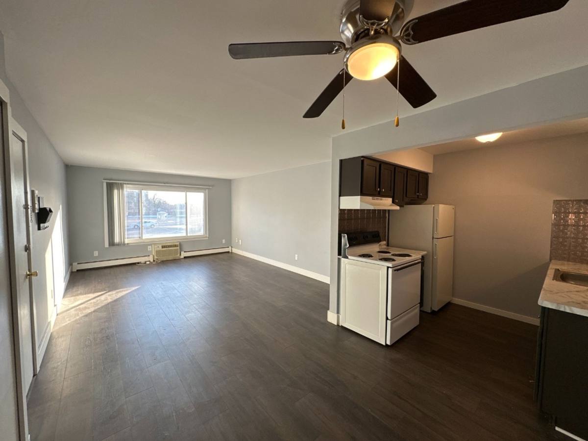 Apartment for rent at 135 N River Rd, Mount Clemens, MI 48043
