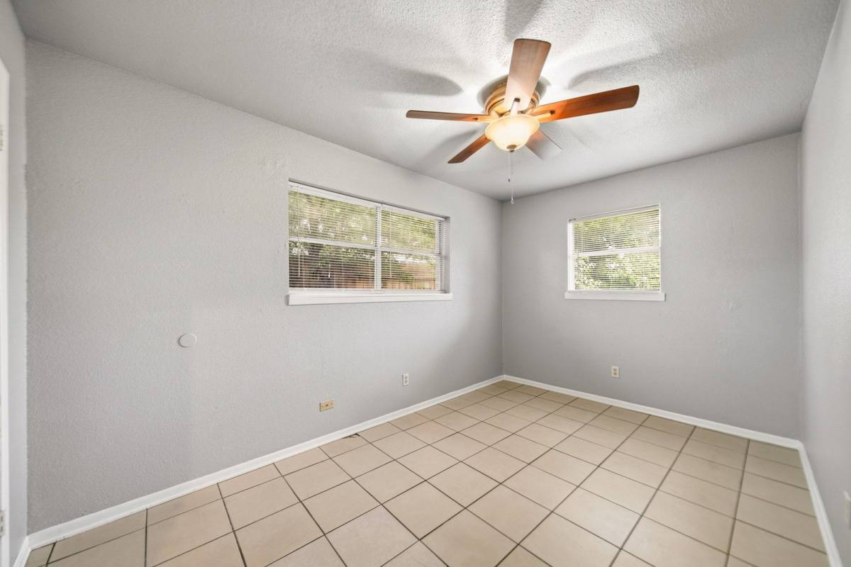 Apartment for rent at 6116 Octavia St, Houston, TX 77026